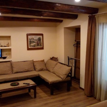 Low Budget Room With King Size Bed Tbilisi Exterior photo