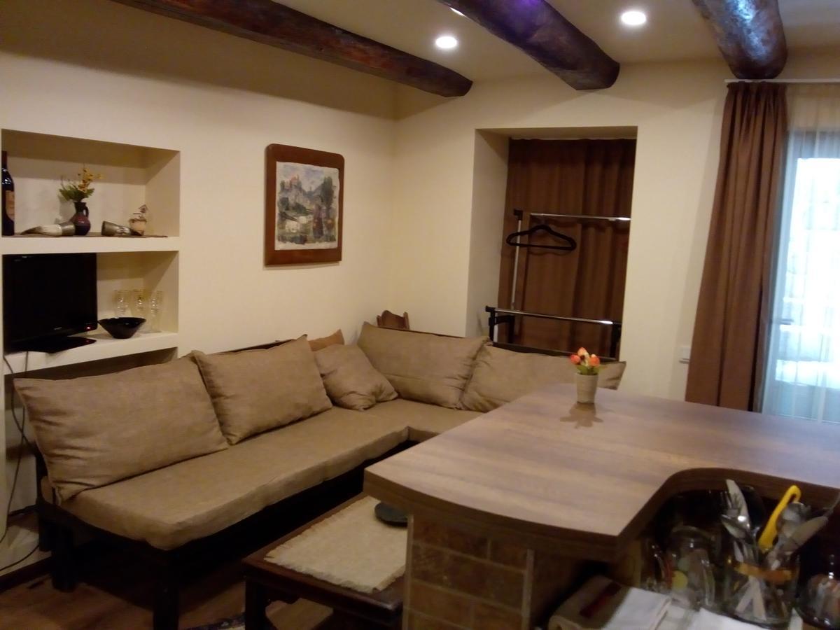 Low Budget Room With King Size Bed Tbilisi Exterior photo